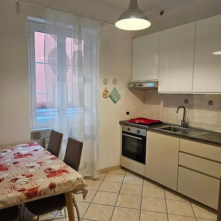 Casa Noemi, Nel Cuore Di Varazze, Ad Un Passo Dal Mare アパート ヴァラッツェ